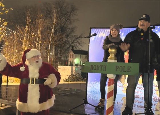 tree lighting video 